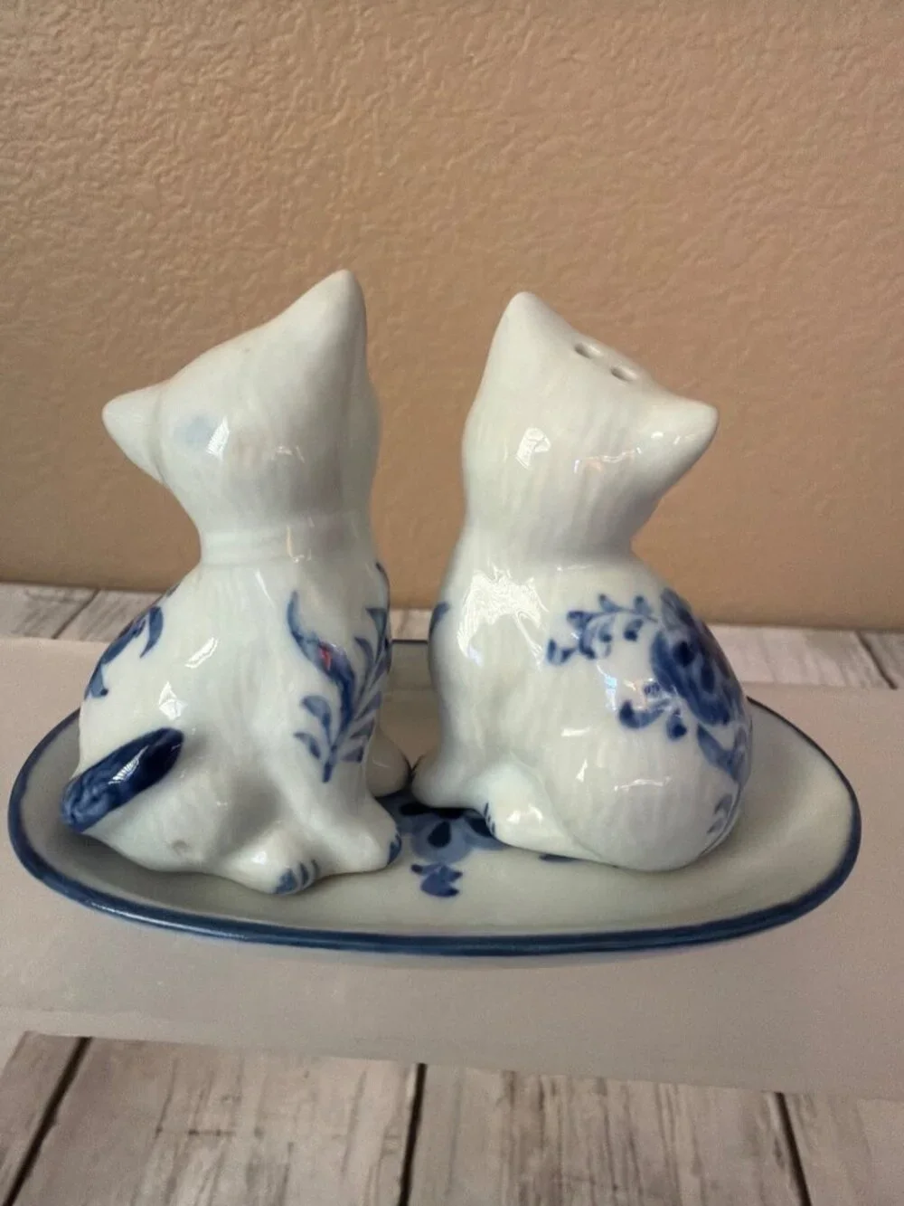 Set of 2 Vintage Cat & Bunny Salt Pepper Shaker Sets w/Matching Underplate 1970s - Picture 3 of 15